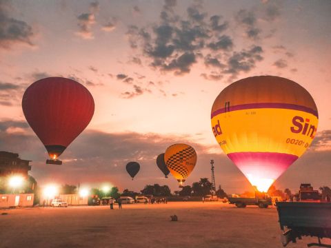 Luxor: West Bank Hot Air Balloon Ride with Hotel Pickup