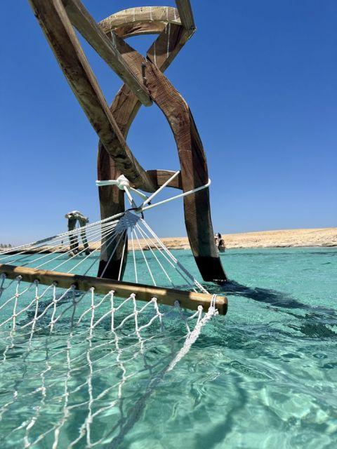 Hurghada: VIP Seafood Yacht to 3 Islands, Dolphins & Snorkeling