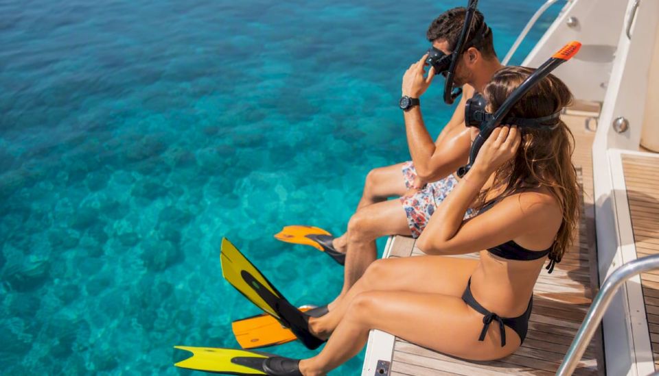 Snorkelers preparing on Hurghada speedboat deck